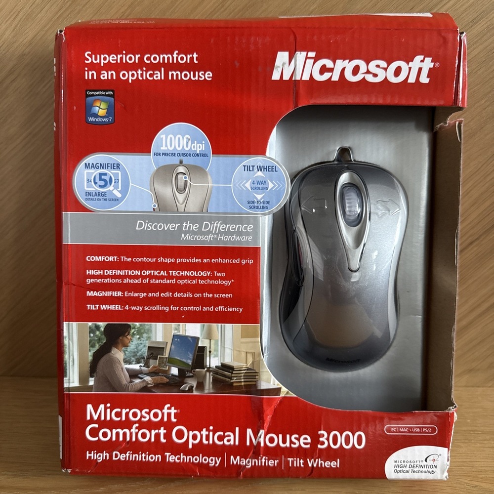 Microsoft Comfort Optical Mouse 3000 Wired Mouse Silver 1043 NEW (Box Damage)
